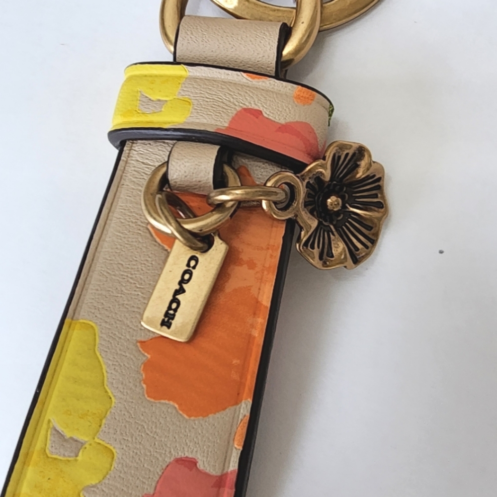 COACH Loop Bag Charm Key Ring in RETRO Classic Floral Print with Dog Clip NWT! - Picture 3 of 10